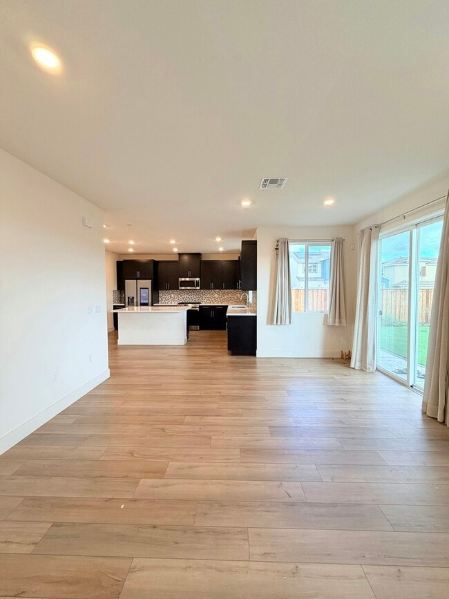 Building Photo - 5242 Upton Ave