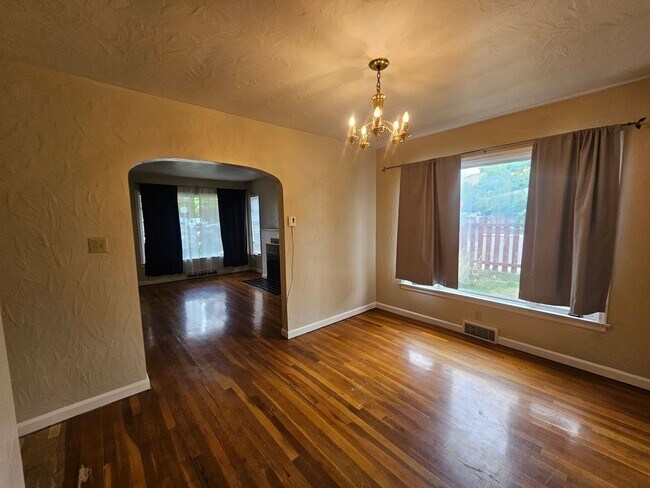 Building Photo - 303KENT