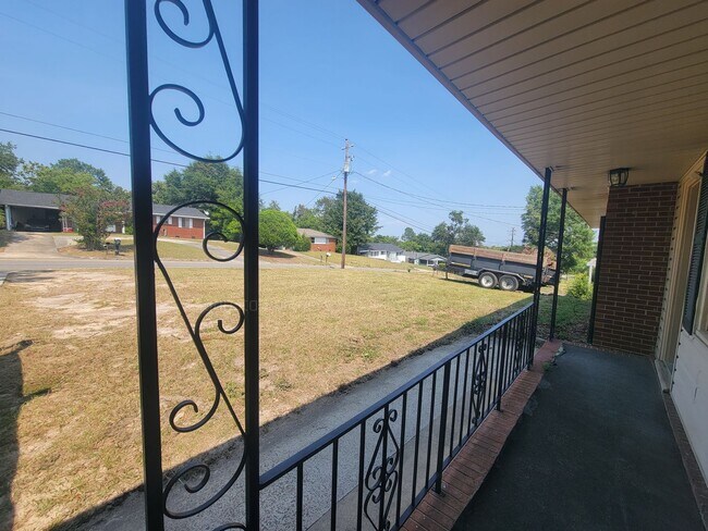Building Photo - 2614 Glenn Hills Dr
