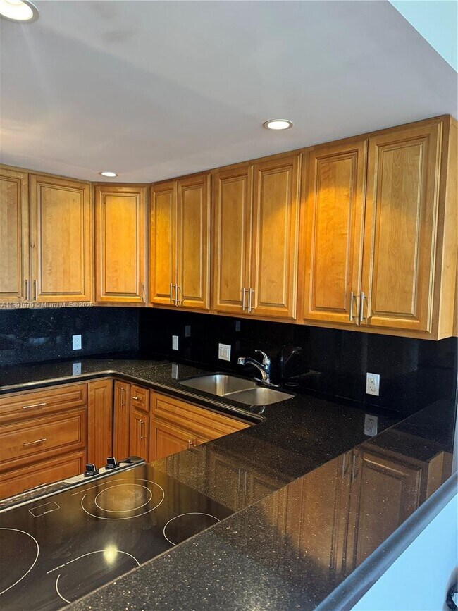 Building Photo - 20379 W Country Club Dr