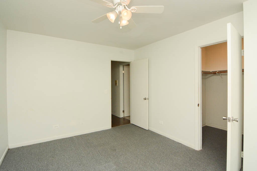Building Photo - 7319 N Rogers Ave
