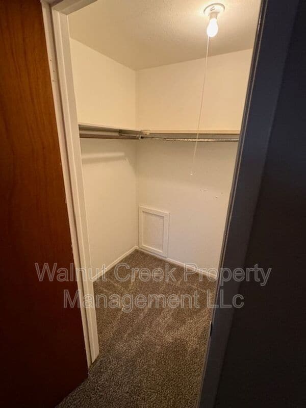 Building Photo - 5520 Beavercrest Dr