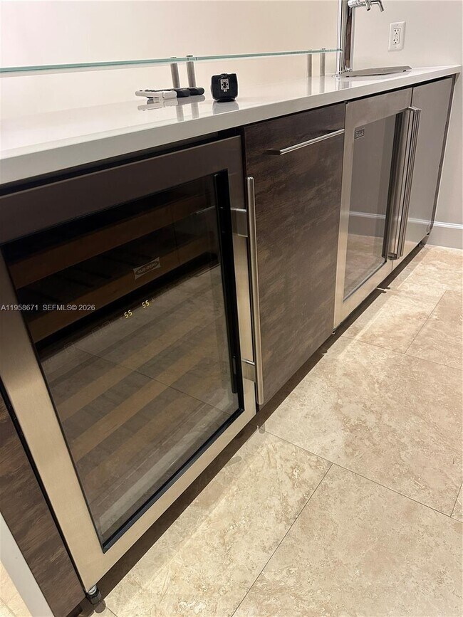 Building Photo - 7560 SW 56th Ct