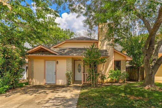Building Photo - 16821 Whitebrush Loop