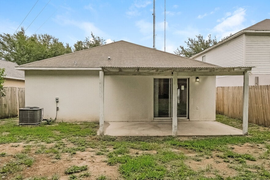 Building Photo - 13719 Gentle Woods Ave