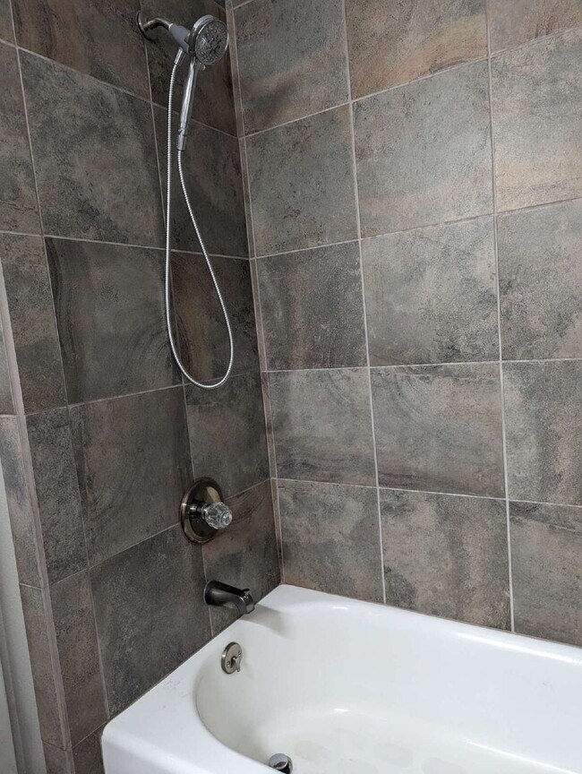 Building Photo - Desirable 3bdrm/3 bath in NW Longmont!