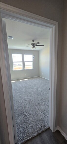 Building Photo - 1119 Stone Vly Rd