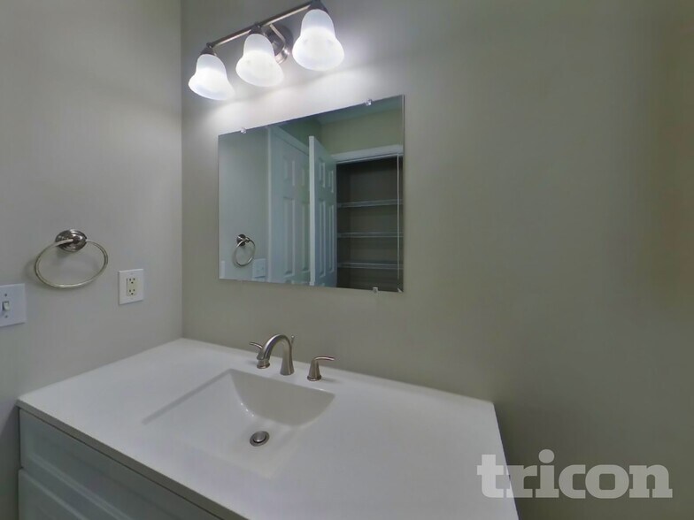 Building Photo - 116 Cimmaron Dr