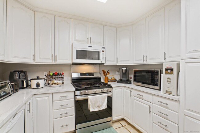 Building Photo - 1286 Waxwing Ln