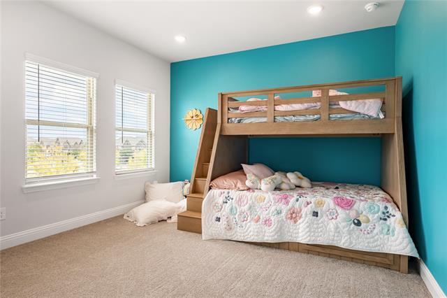 Building Photo - 2207 Santa Monica Dr