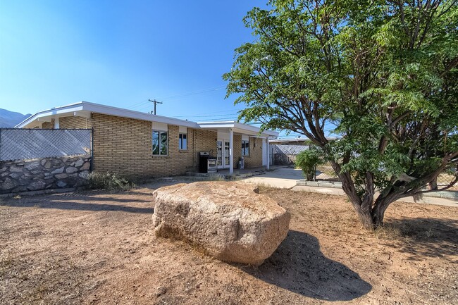 Building Photo - Northeast home with refrigerated air