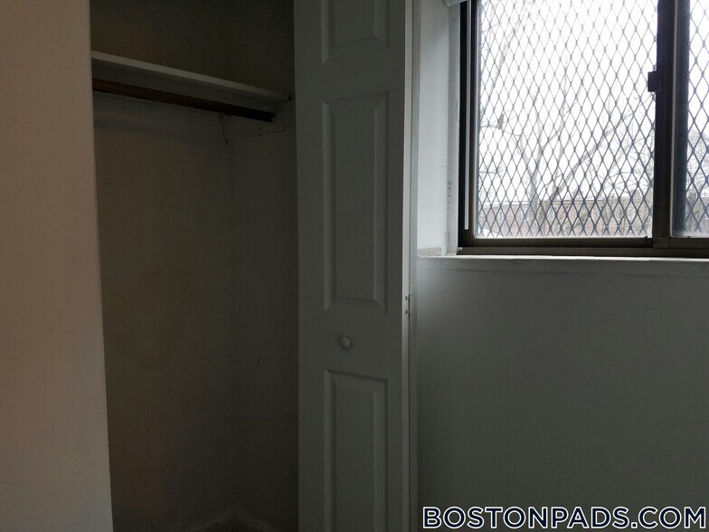 Building Photo - 226 Parker Hill Ave