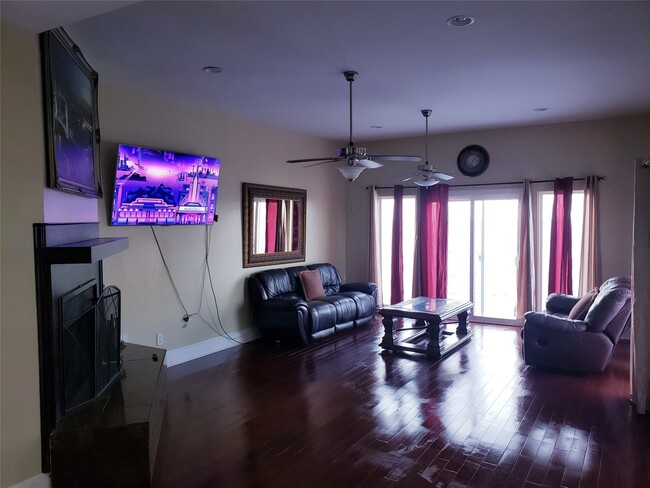 Building Photo - 3716 Sabrina