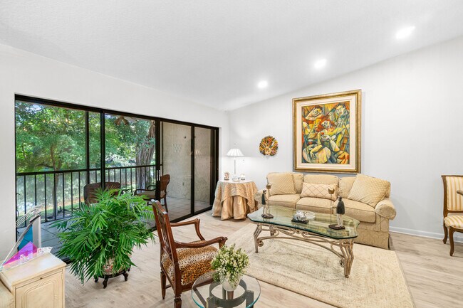 Building Photo - 5087 Oakhill Ln