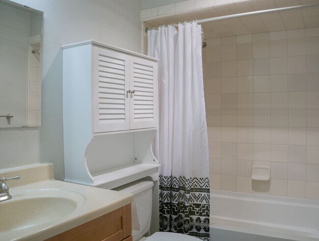 Building Photo - A Charming 3-Bedroom Rambler!