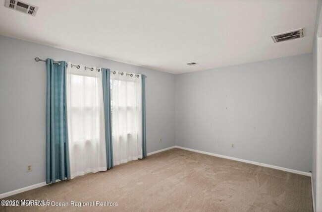 Building Photo - 5 Shepherds Way