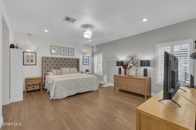 Building Photo - 2085 Paseo Del Prado Dr