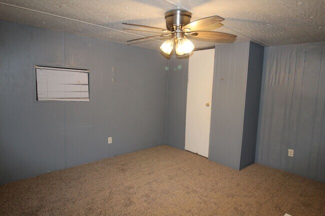 Building Photo - 8433 Pin Oak Rd