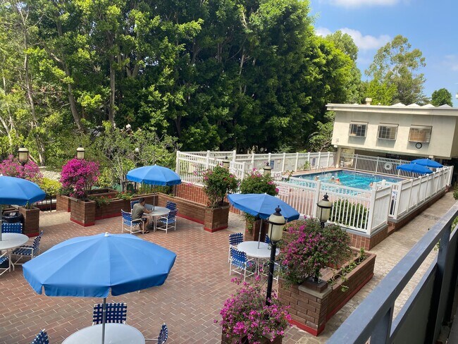 Building Photo - 10535 Wilshire Blvd