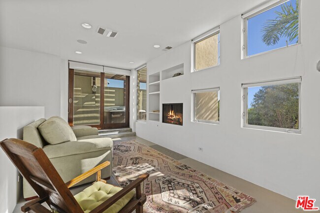 Building Photo - 31851 Seafield Dr