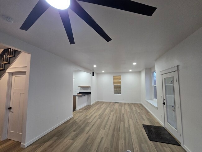 Building Photo - 515 Irving St