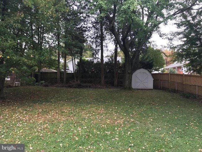 Building Photo - 12707 Robindale Dr