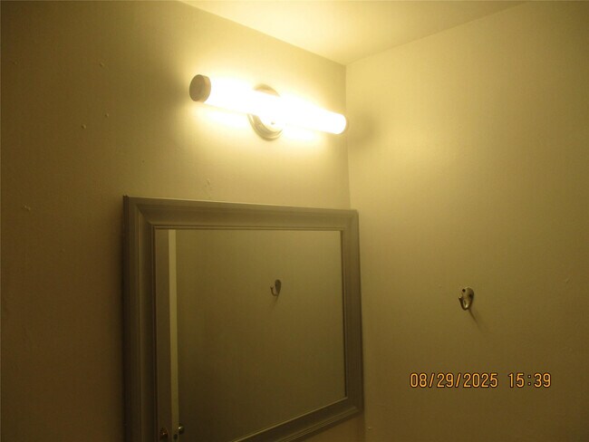 Building Photo - 1750 N 17th Ct