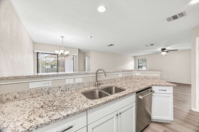 Building Photo - "Charming 3-Bedroom Oasis with 2 Full Baths – Your Perfect Retreat in Schertz!"