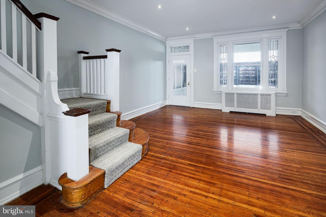 7_LIVING_ROOM_3 - 6212 Webster St