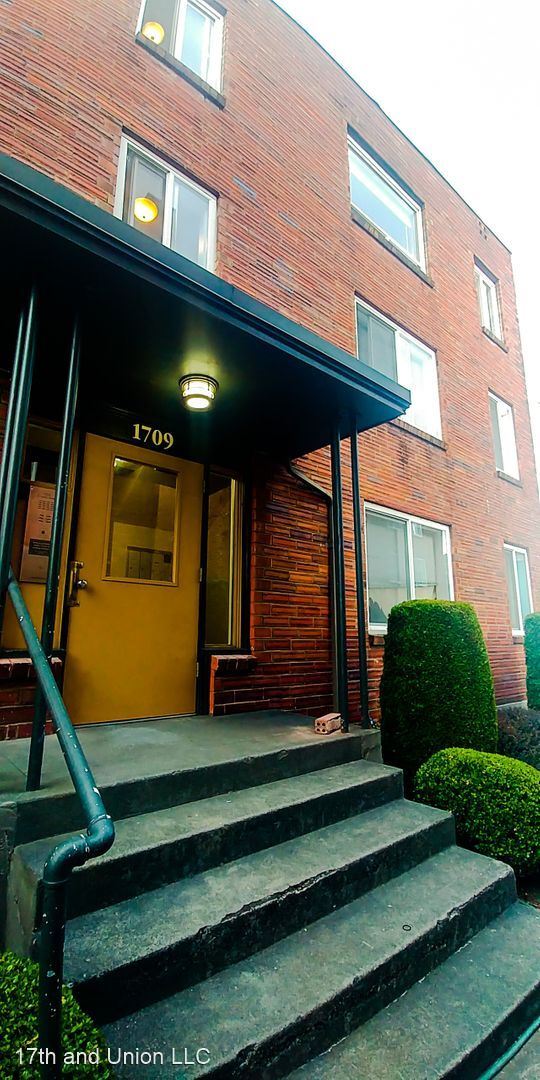 Building Photo - 1703 E Union St