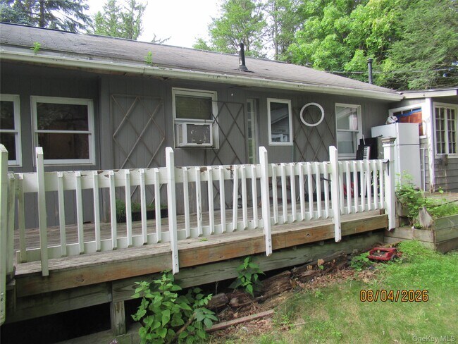 Building Photo - 463 Mountain Rd