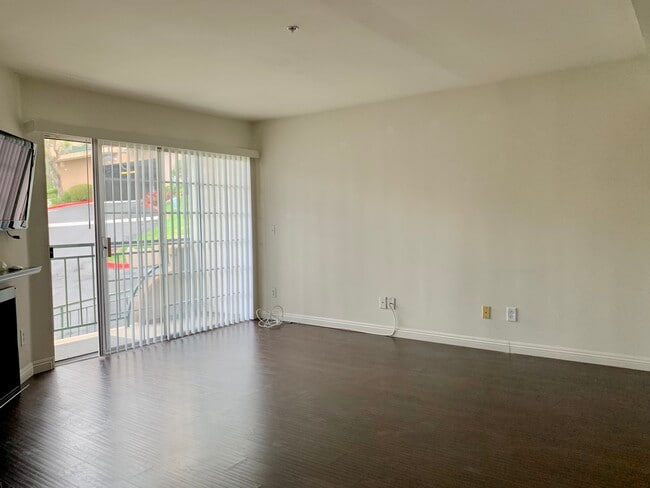 Building Photo - 4755 Templeton St