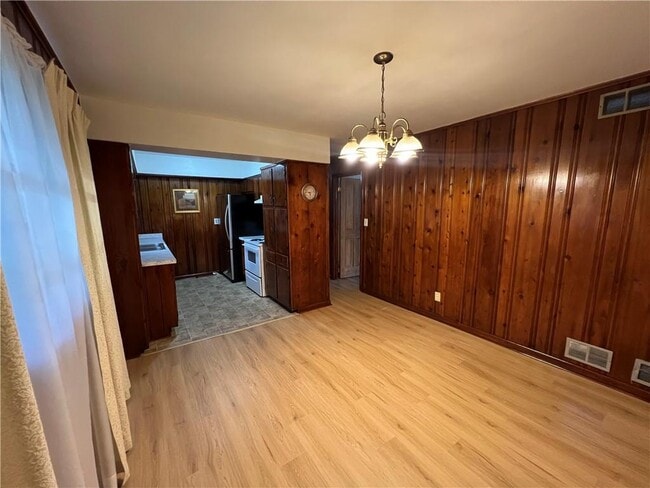 Building Photo - 2167 Wallingford Dr