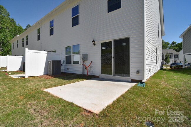 Building Photo - 5155 Hyrule Dr