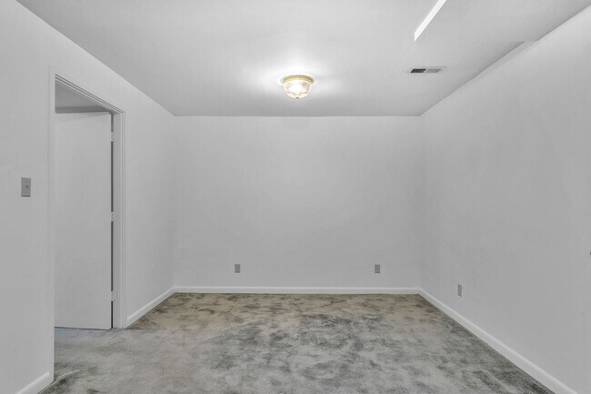 Building Photo - 2534 S Arlington Mill Dr