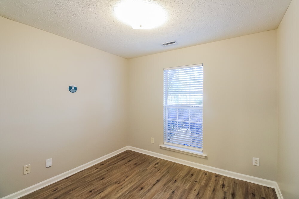 Building Photo - 720 Dellwood Dr