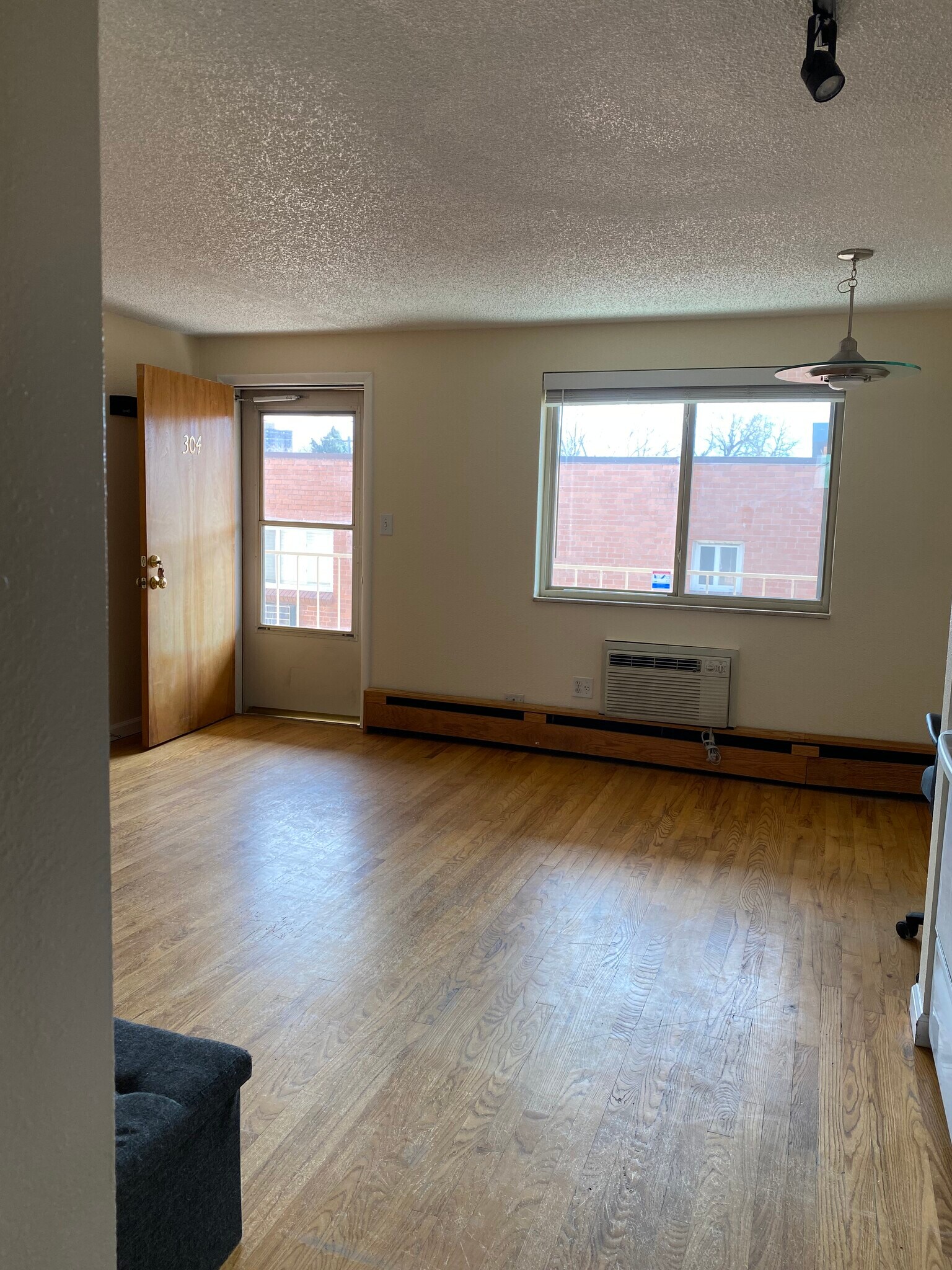 Building Photo - 148 S Emerson St