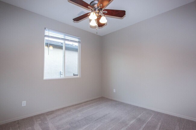 Building Photo - Four Bedroom Saddlewood Home