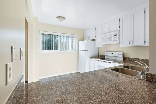 Building Photo - 1356 Monte Vista Ave