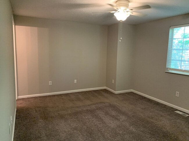 Building Photo - Trendy Renovated Raleigh Townhome In Ralei...