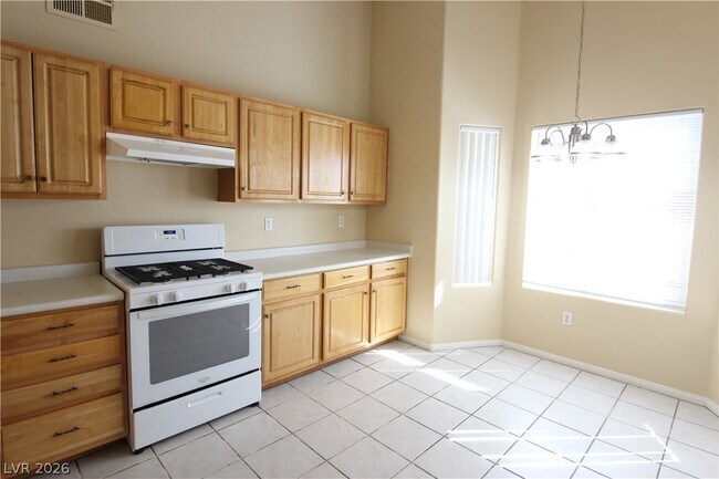 Building Photo - 6156 Pine Villa Ave