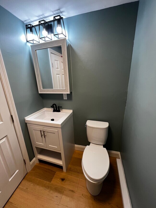 Building Photo - 868 Huntington Ave