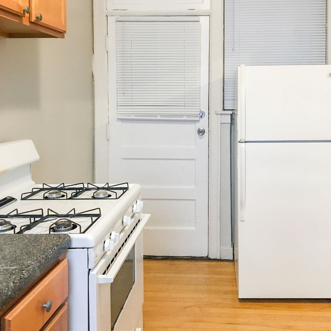 Building Photo - 2008 W Foster Ave