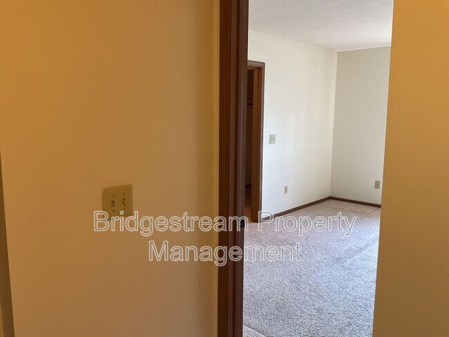 Building Photo - 4579 Burchdale St