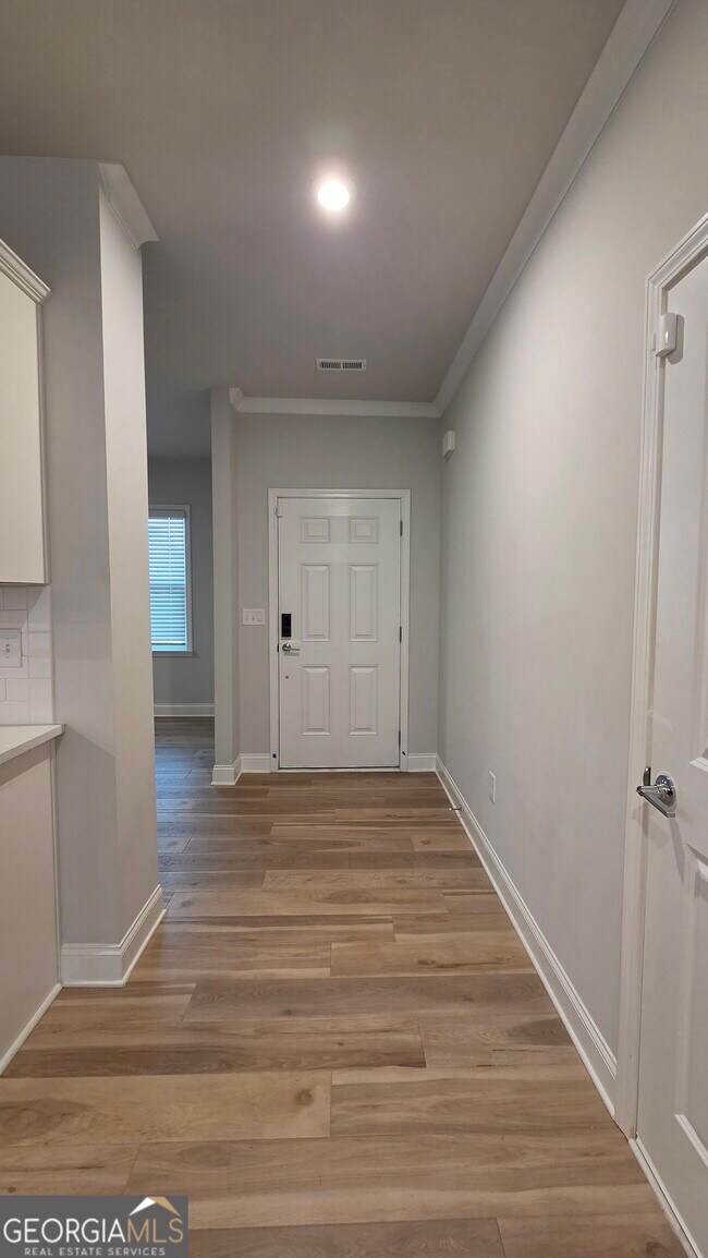 Building Photo - 521 Elkwood Ln