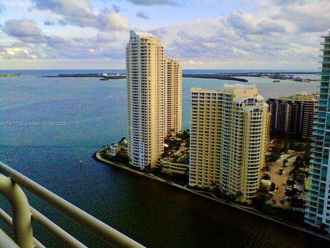 Building Photo - 325 S Biscayne Blvd