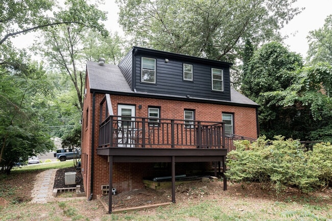 Building Photo - 617 Rockcreek Rd