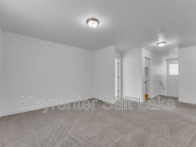 Building Photo - 8729 Park Slope Ln