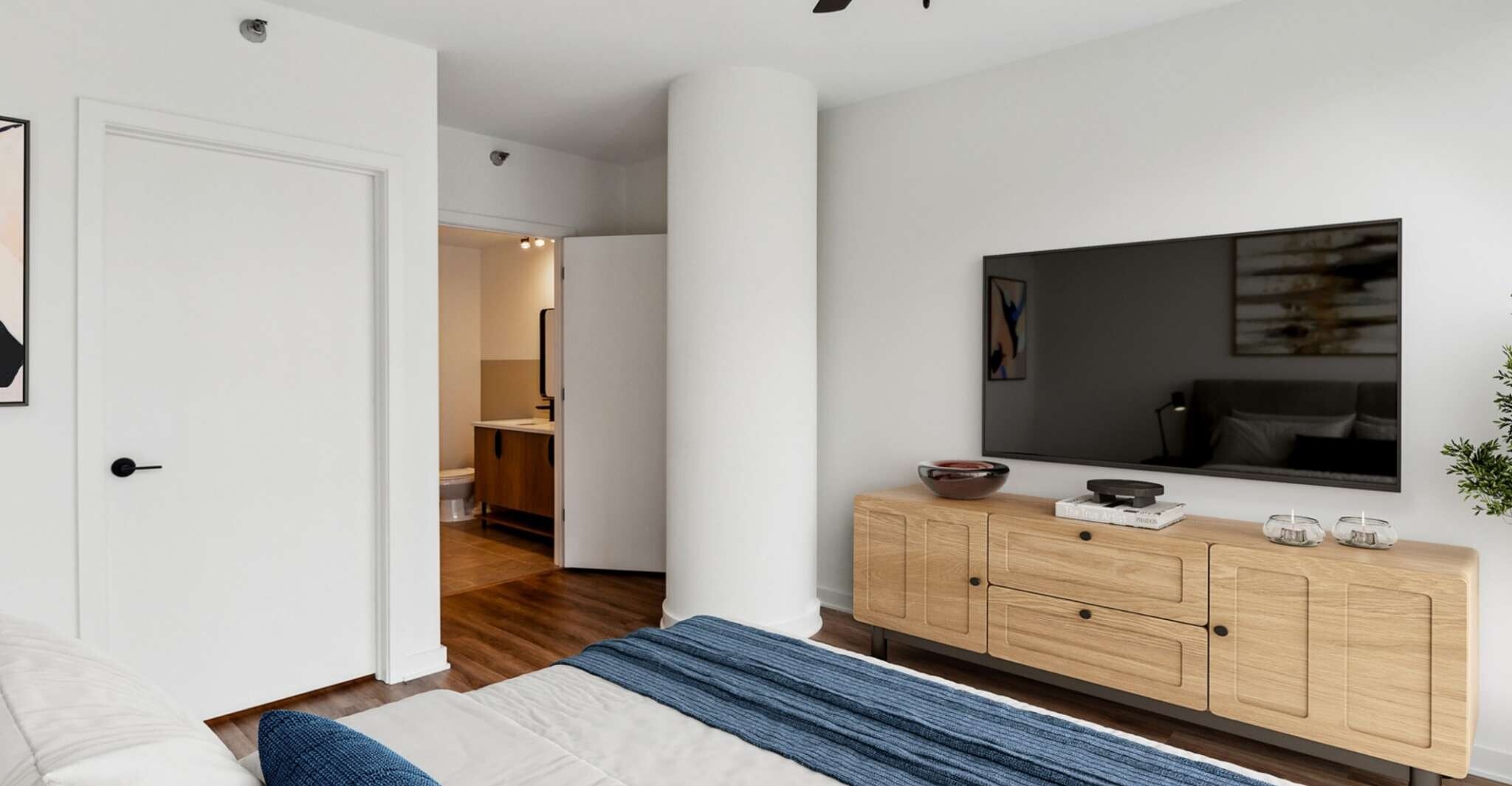 Building Photo - 345 N La Salle Dr