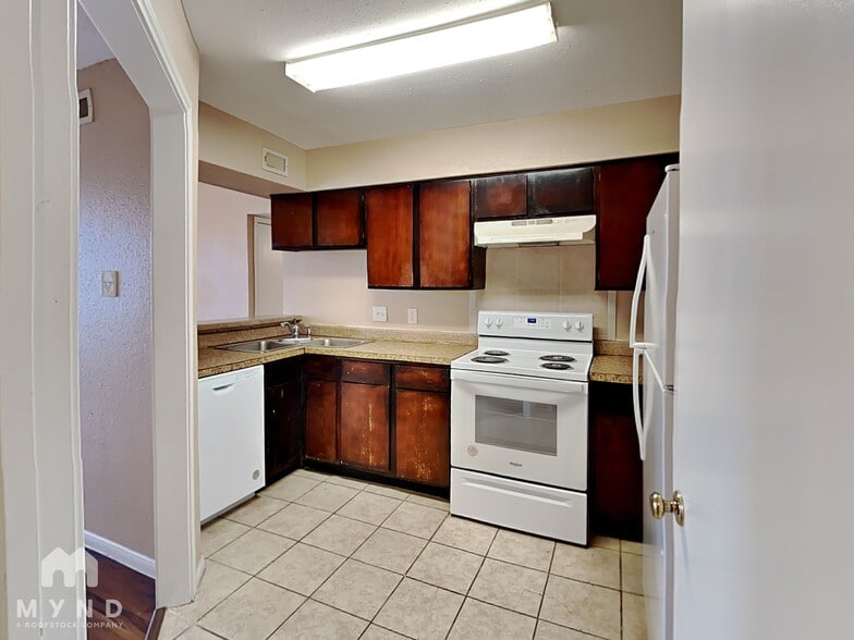 Building Photo - 12500 Sandpiper Dr